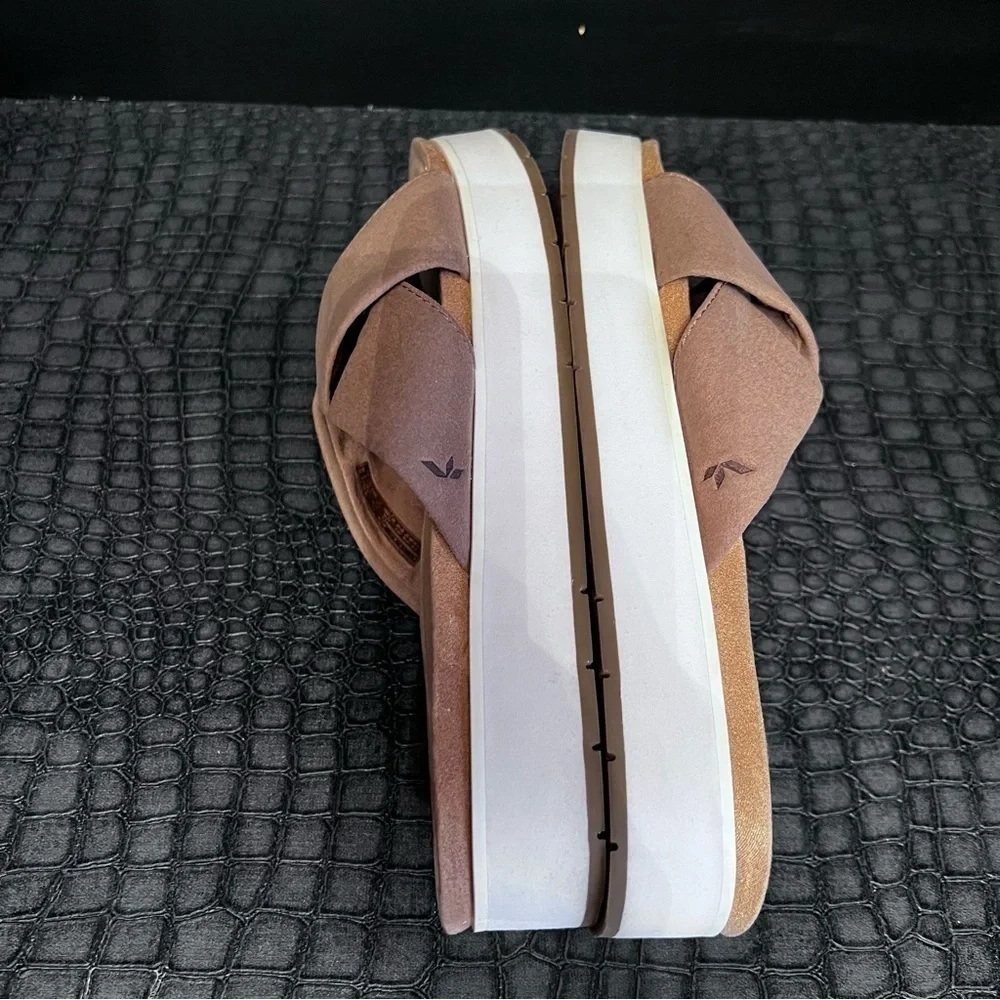 Koolaburra By UGG Womens Size 9 Color Beige/ White Platform Slide San-dals